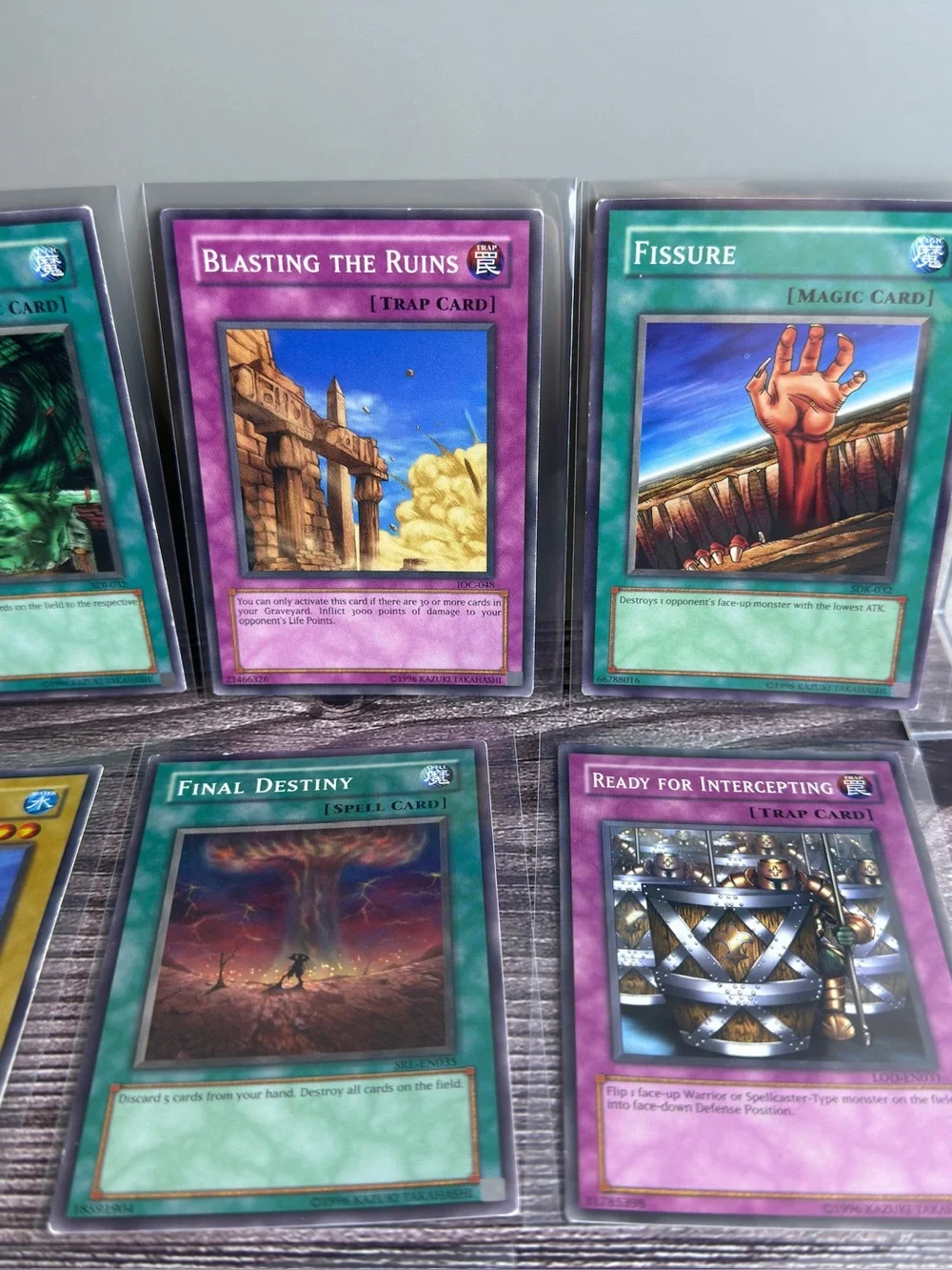 Yu-Gi-Oh! Lot of 20 Vintage Cards • Mixed Monsters/Spells/Traps